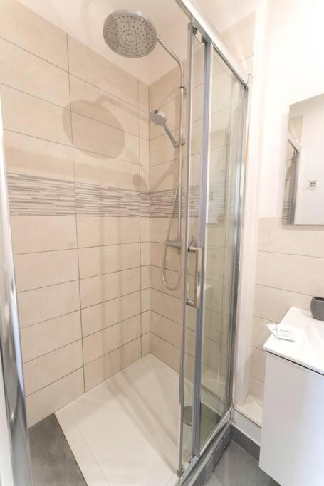3 Centre-ville En Etage Refait A Neuf Appartement Nice
