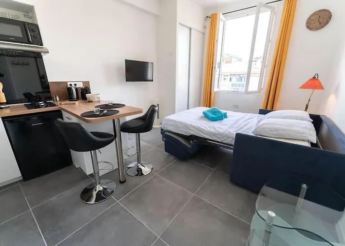 Nice 3 Centre-Ville Studio En Etage Refait A Neuf