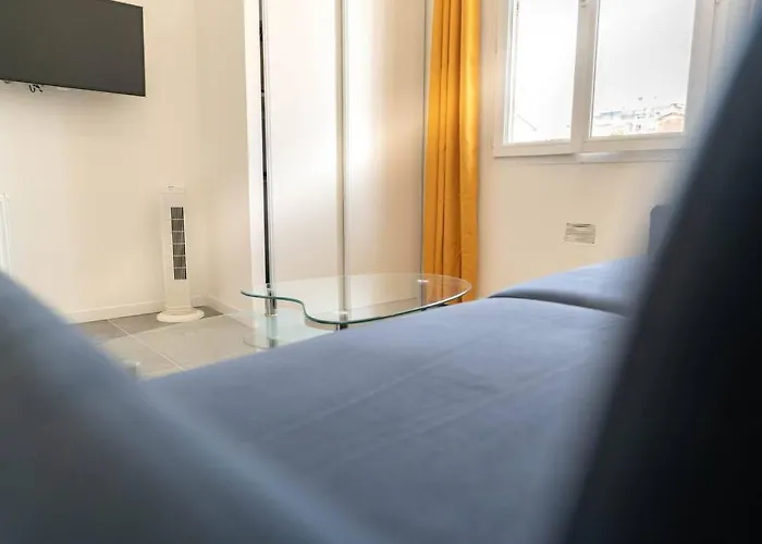 Nice 3 Centre-Ville Studio En Etage Refait A Neuf